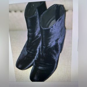 Stuart Weitzman Bacari Velvet Heeled Ankle booties navy blue- 9.5
